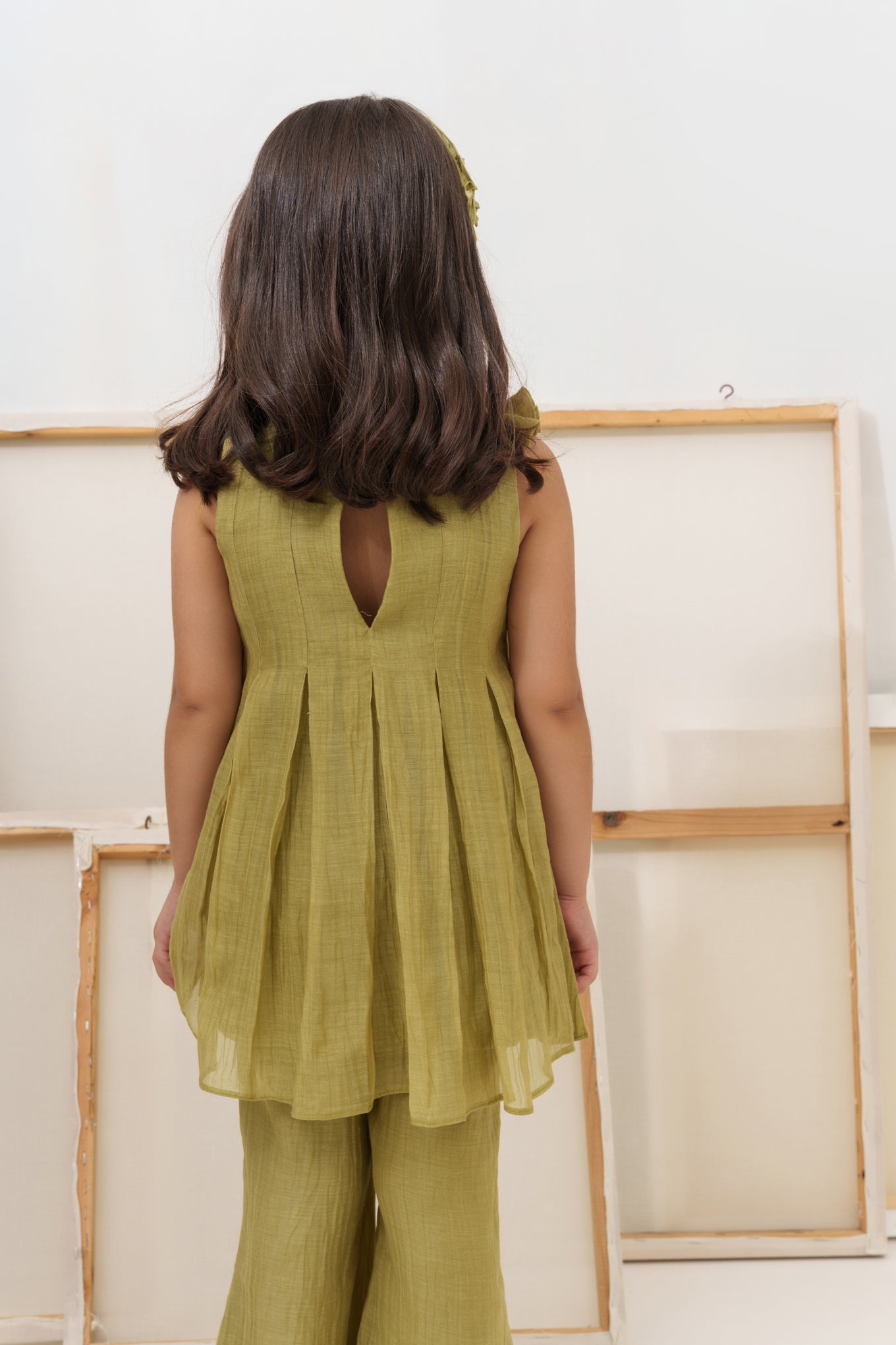 Green chanderi silk hand embroidered girls co-ord set