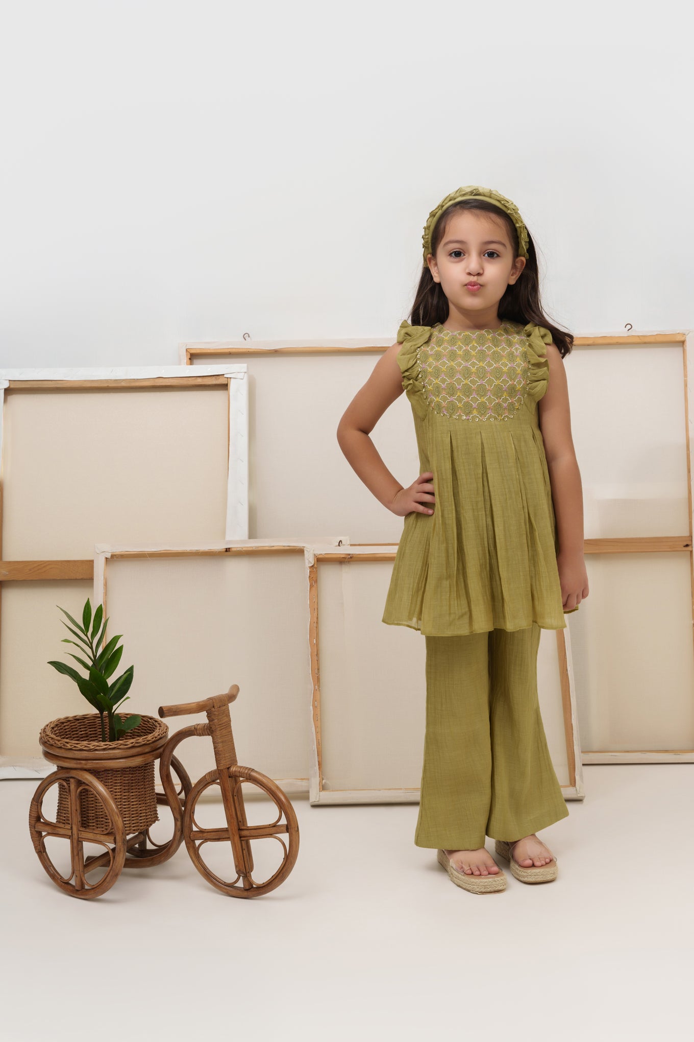 Green chanderi silk hand embroidered girls co-ord set